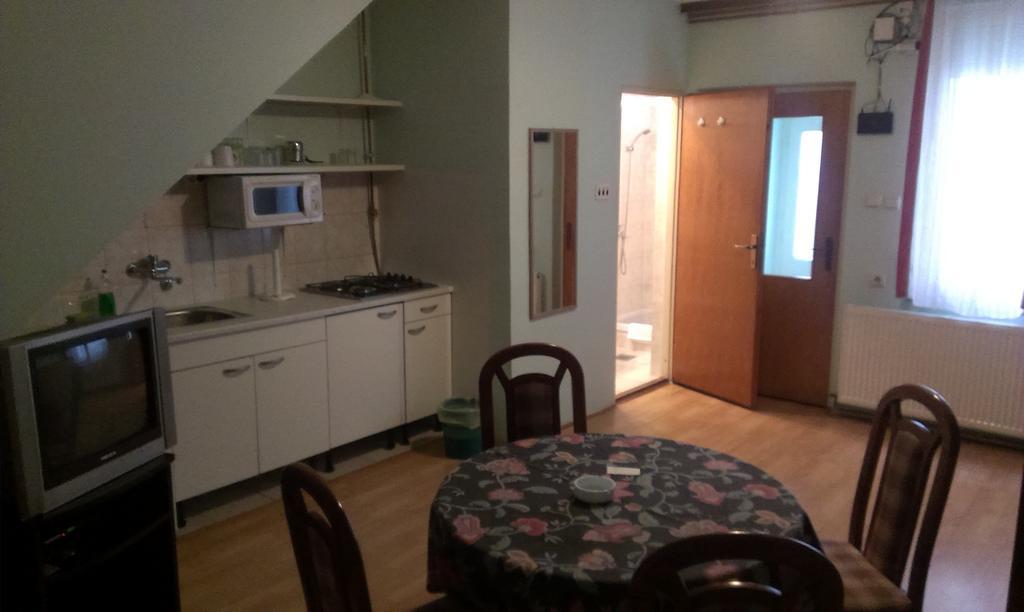 Apartments & Rooms Korzo 슬라본스키브로드 객실 사진