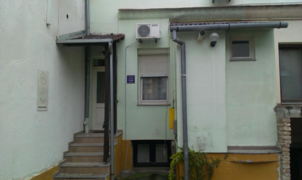 Apartments & Rooms Korzo 슬라본스키브로드 객실 사진